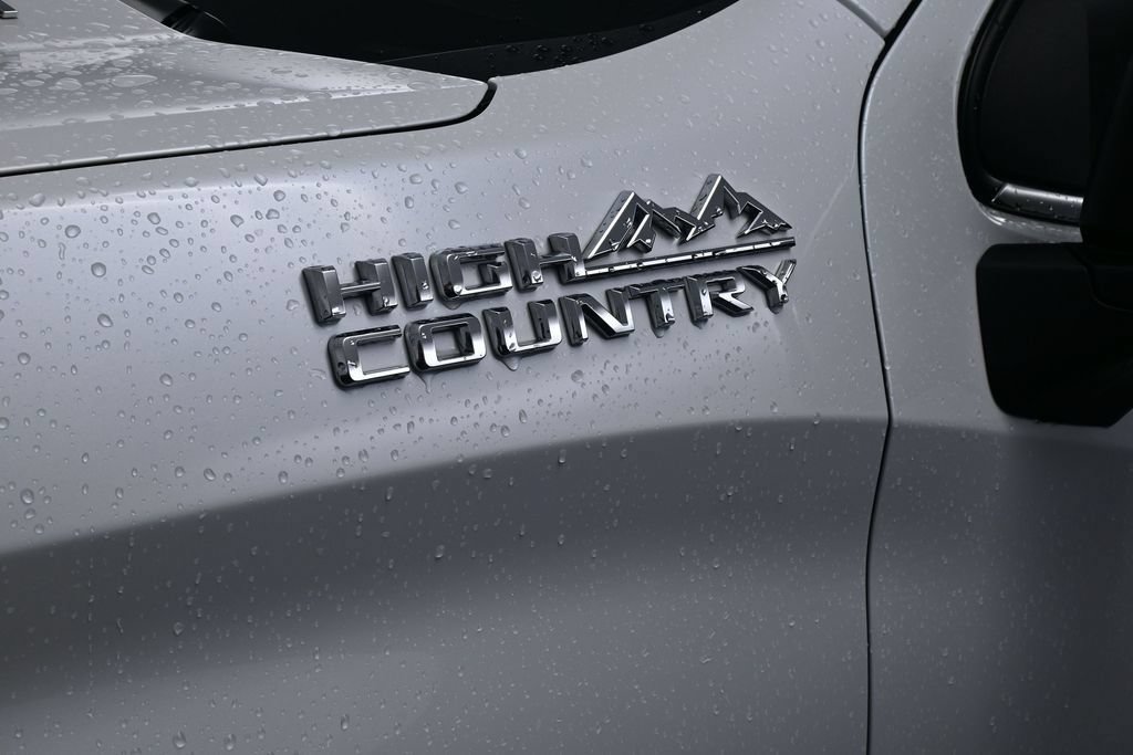 Used 2022 Chevrolet Silverado 1500 High Country w/ High Country Premium Package AWD/4WD image 15