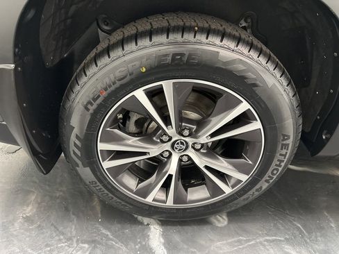 Used 2019 Toyota Highlander LE image 33