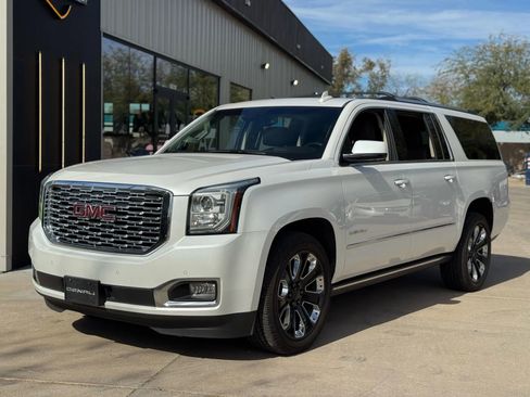 Used 2019 GMC Yukon XL Denali w/ Denali Ultimate Package image 2