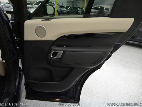 Used 2022 Land Rover Discovery S image 45