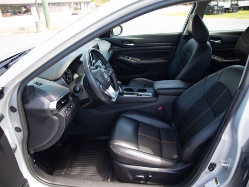 Used 2022 Nissan Altima 2.5 SR AWD/4WD image 18