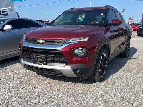 Used 2022 Chevrolet TrailBlazer LT w/ Convenience Package FWD image 3