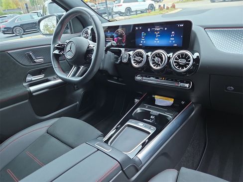 Certified 2025 Mercedes-Benz GLA 250 image 18
