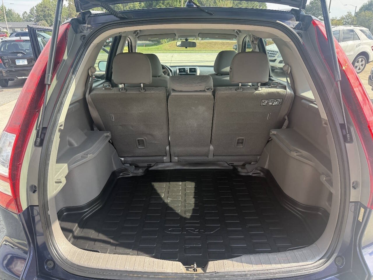 Used 2011 Honda CR-V LX image 22