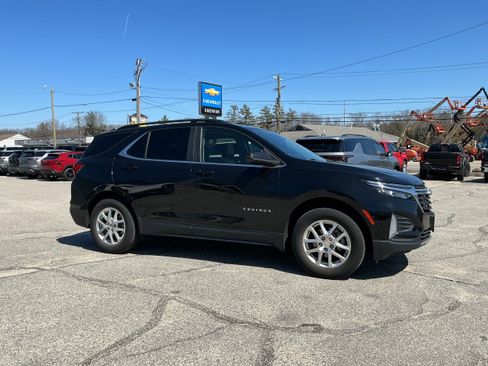 Certified 2022 Chevrolet Equinox LT image 2