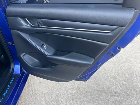 Used 2018 Honda Accord Sport image 18