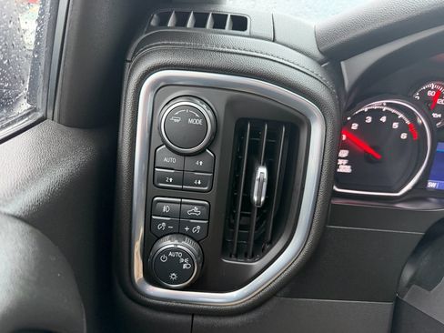 Used 2021 Chevrolet Silverado 1500 RST image 10