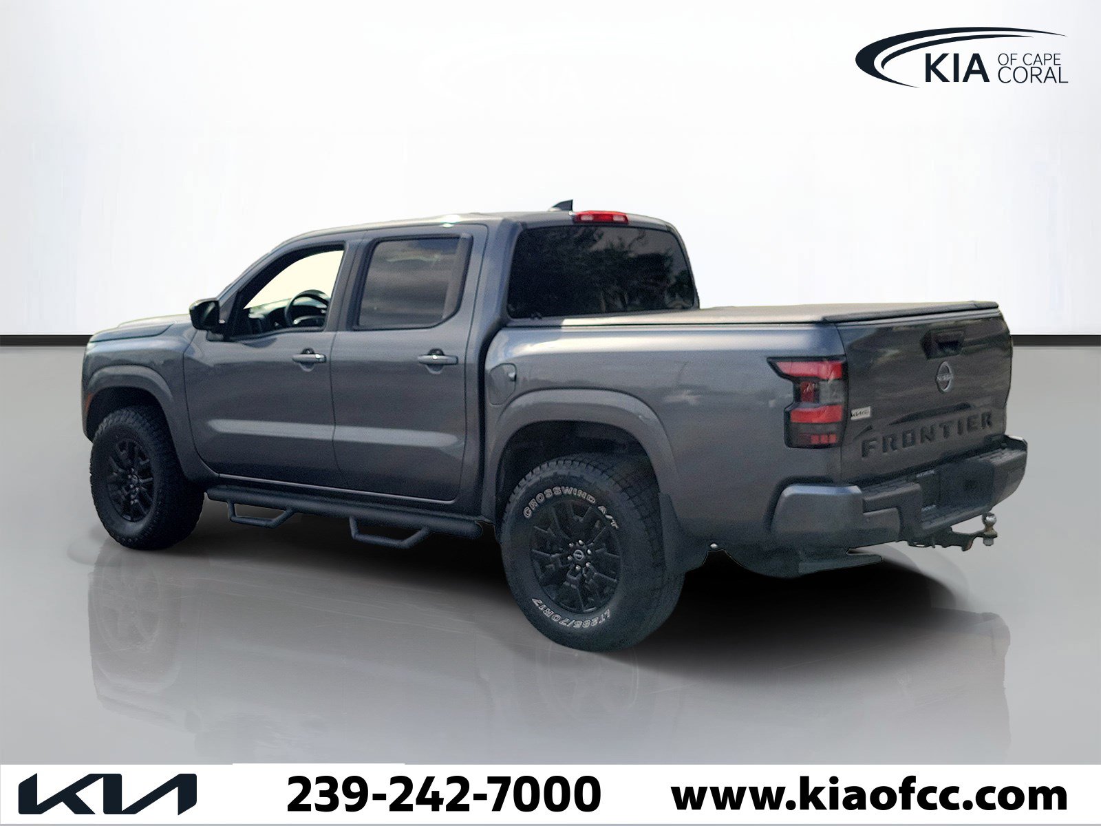 Used 2023 Nissan Frontier SV w/ Midnight Edition Package AWD/4WD image 4