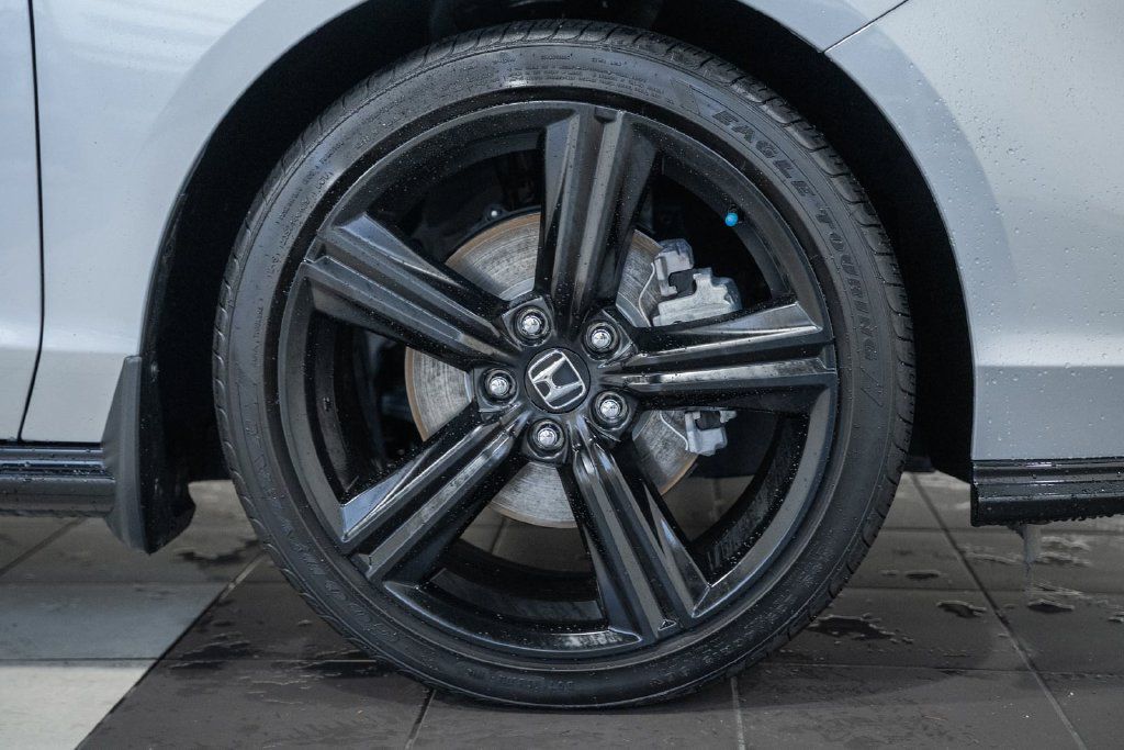 Used 2025 Honda Accord Sport image 12