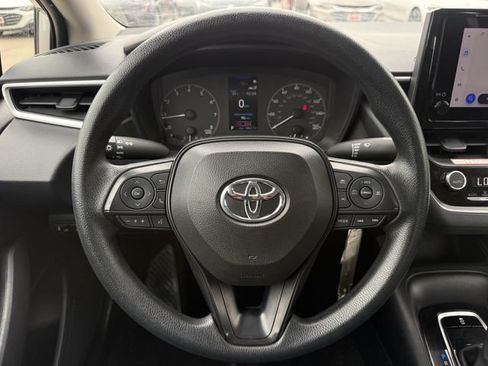 Used 2025 Toyota Corolla LE FWD image 13