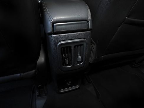 Used 2021 Jeep Compass Latitude FWD image 15
