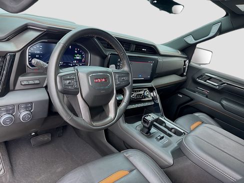 Used 2023 GMC Sierra 1500 AT4 w/ AT4 Premium Package AWD/4WD image 7