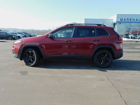 Used 2016 Jeep Cherokee Altitude w/ Cold Weather Group image 9
