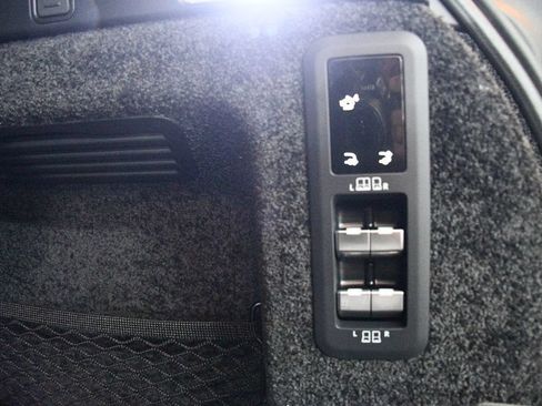 Used 2025 Land Rover Range Rover Long Wheelbase SE AWD/4WD image 77