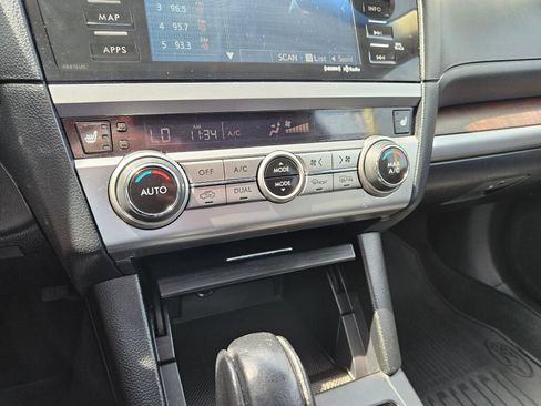 Used 2017 Subaru Outback 2.5i Limited AWD/4WD image 25