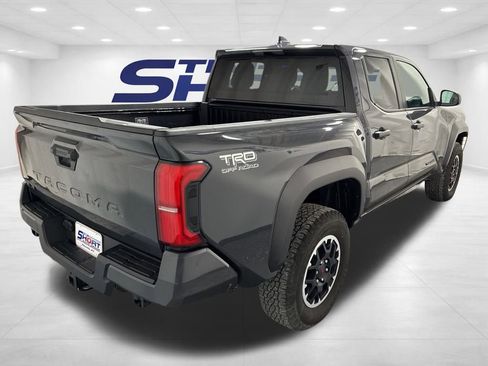 Used 2025 Toyota Tacoma TRD Off-Road image 4