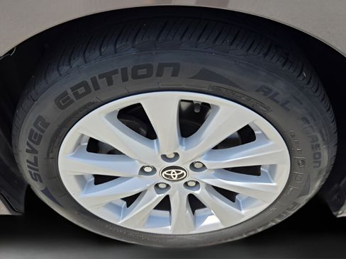 Used 2020 Toyota Camry LE FWD image 28
