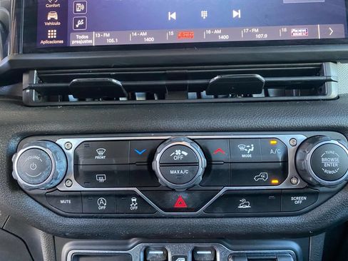 Used 2024 Jeep Wrangler Unlimited Sport AWD/4WD image 16