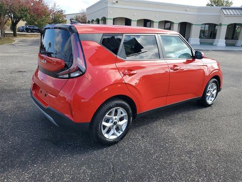 Used 2024 Kia Soul LX w/ Option Group 015 image 4