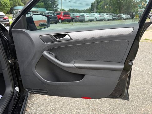 Used 2018 Volkswagen Jetta SE FWD image 29