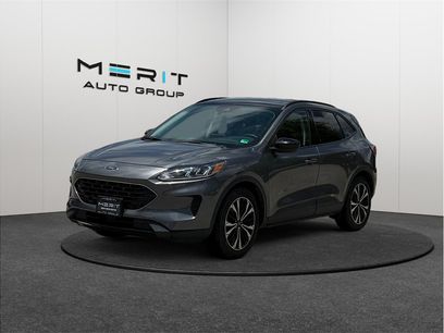 Used 2021 Ford Escape SE w/ SE Sport Appearance Package