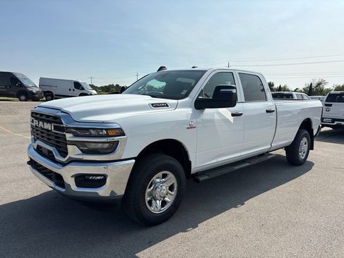 New 2026 RAM 2500 Tradesman AWD/4WD image 40