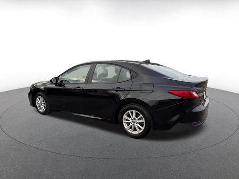 Used 2025 Toyota Camry LE image 10
