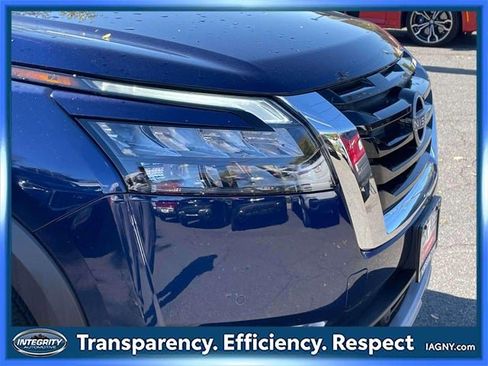 Certified 2025 Nissan Pathfinder SL w/ SL Premium Package image 10