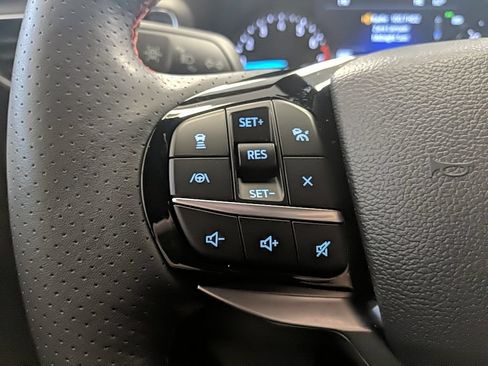 Certified 2023 Ford Explorer ST-Line AWD/4WD image 18