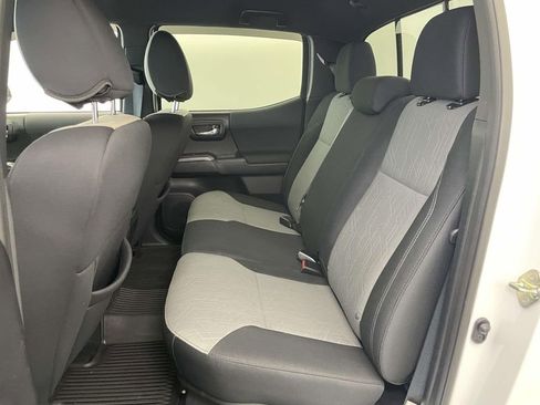 Used 2020 Toyota Tacoma TRD Sport AWD/4WD image 15