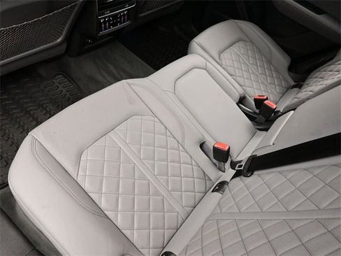 Used 2024 Audi SQ8 Prestige image 15