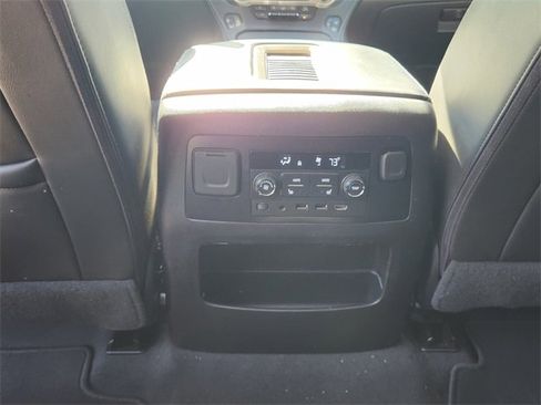 Used 2019 GMC Yukon Denali w/ Denali Ultimate Package image 16