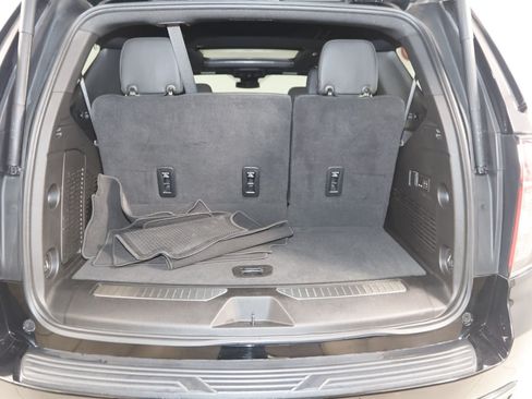 Used 2023 Chevrolet Tahoe Z71 w/ Luxury Package AWD/4WD image 47