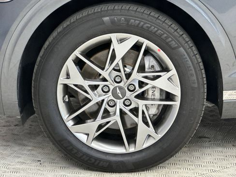 Used 2023 Genesis GV70 2.5T w/ Select Package image 11