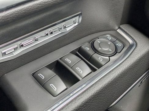Used 2025 GMC Sierra 1500 Denali AWD/4WD image 27