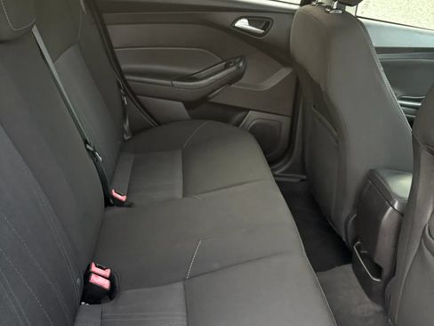 Used 2015 Ford Focus SE w/ SE Sport Package FWD image 24