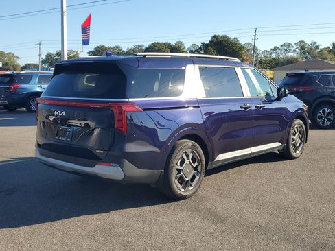 Certified 2025 Kia Carnival EX image 6