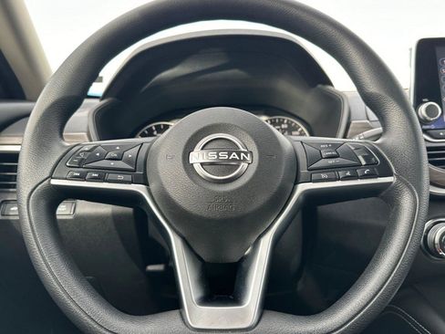 Used 2023 Nissan Altima 2.5 SV image 21