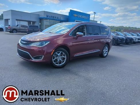 Used 2018 Chrysler Pacifica Limited FWD image 1