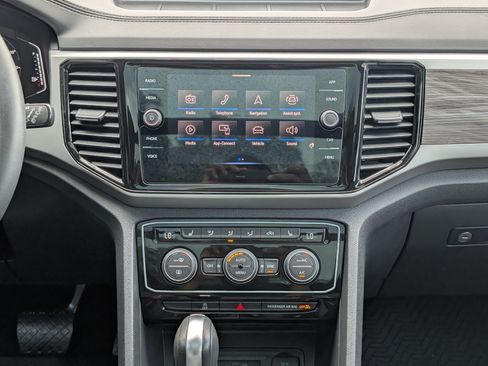 Used 2023 Volkswagen Atlas Cross Sport SE w/ Panoramic Sunroof Package FWD image 27