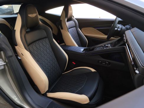 Used 2025 Aston Martin DB12 Coupe RWD image 12