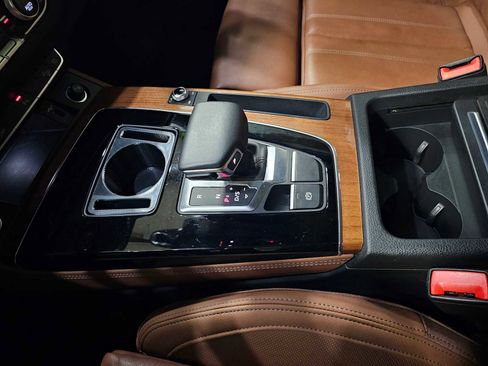 Used 2021 Audi Q5 e Premium Plus w/ Premium Plus Package image 29