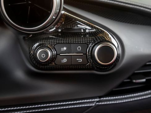 Used 2022 Ferrari F8 Tributo RWD image 28