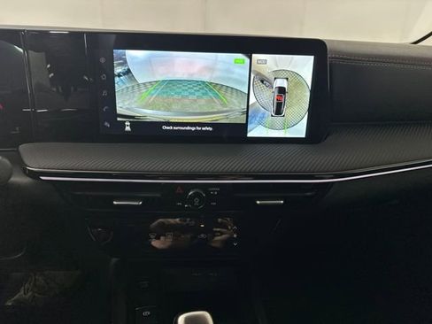 Certified 2025 Nissan Kicks SR image 22