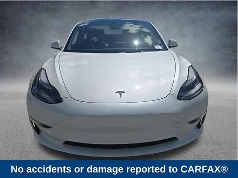 Used 2023 Tesla Model 3 Standard Range image 2
