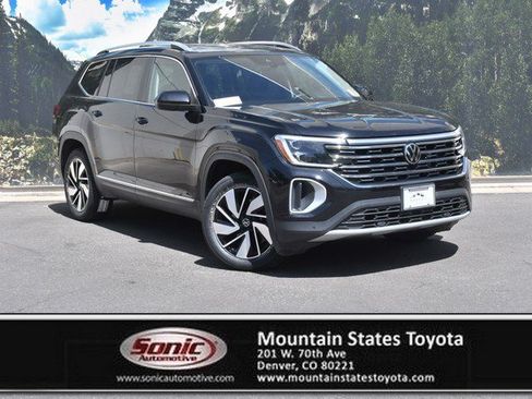 Used 2024 Volkswagen Atlas SEL AWD/4WD image 1