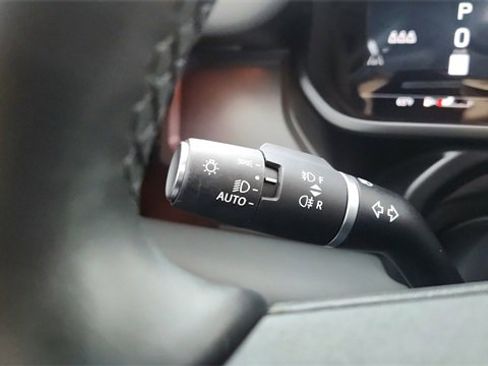 Used 2025 Land Rover Defender 110 X image 41