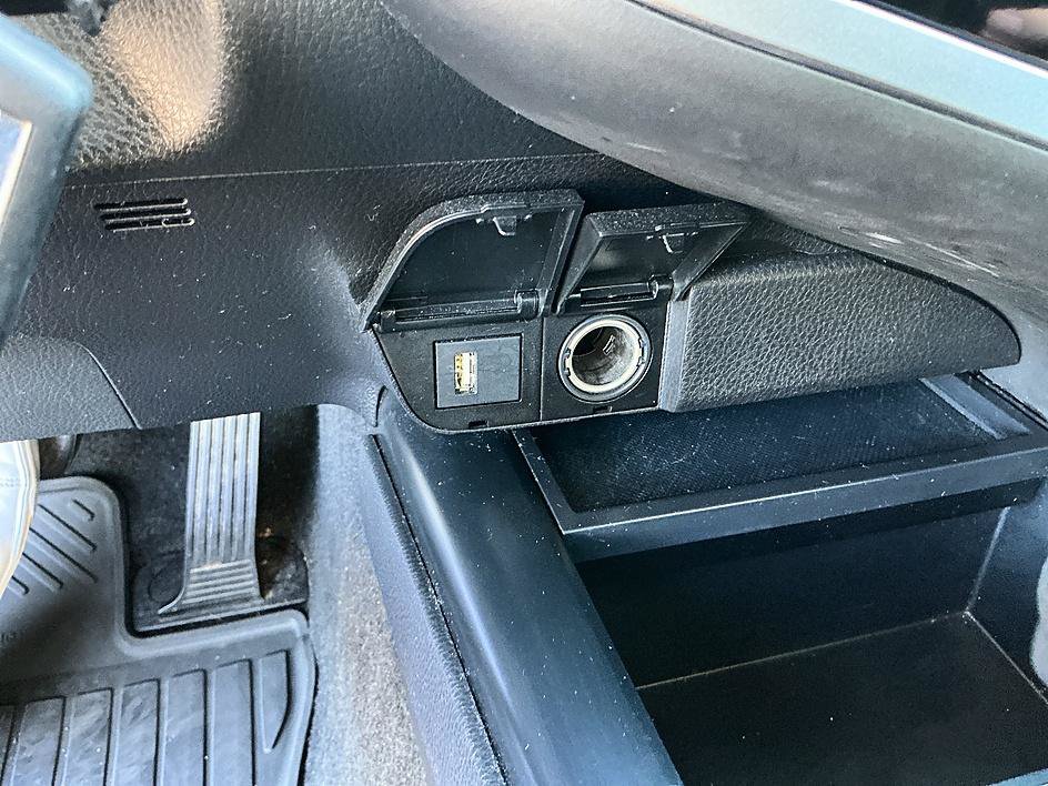 Used 2020 Toyota Camry LE FWD image 18