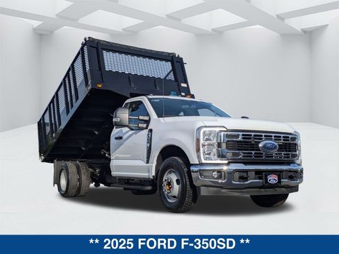 New 2025 Ford F350 XL w/ XL Chrome Package image 16