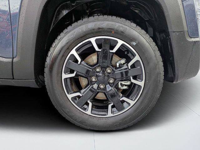 Certified 2023 Jeep Renegade Latitude w/ Sun/Sound Group AWD/4WD image 10